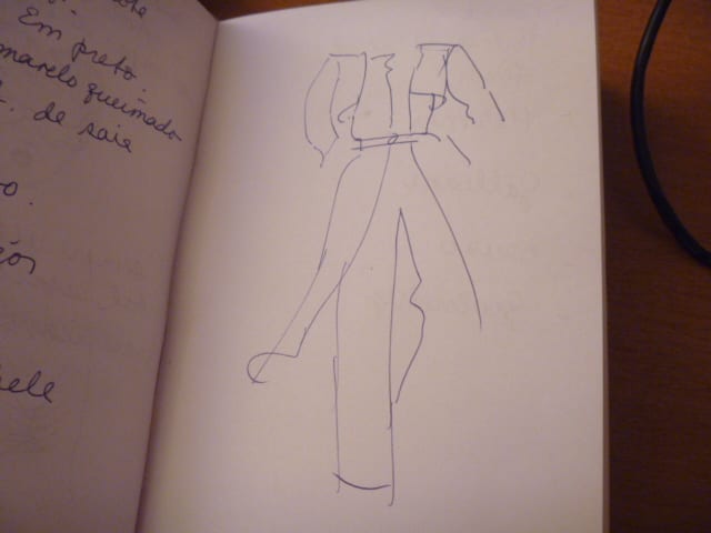 paletó longo, colete e calça com aberturas do Gaultier